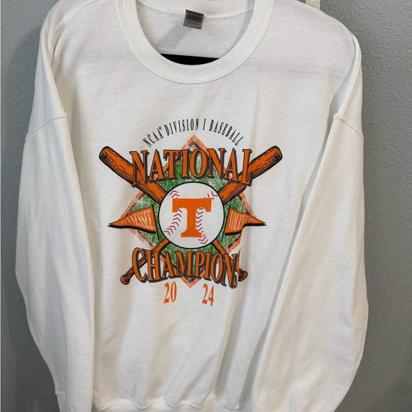 Gildan Tops - White Tennessee Baseball National Champion Sweatshirt